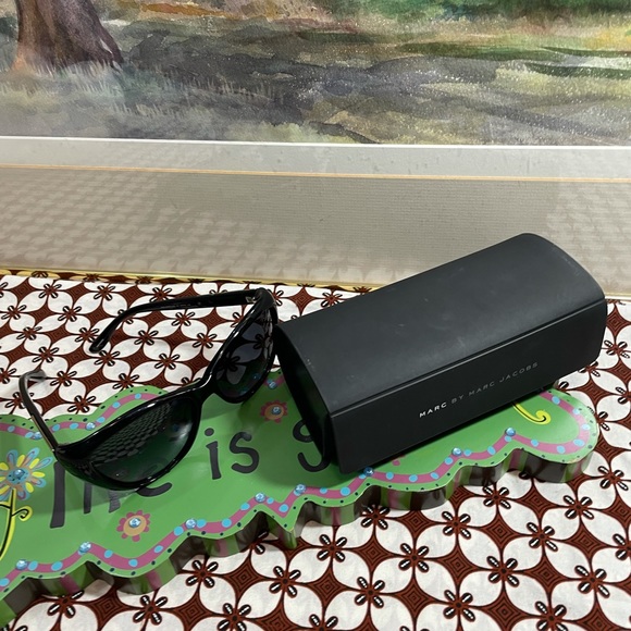 Marc by Marc Jacob Cat Eye Sunglasses - Picture 10 of 11